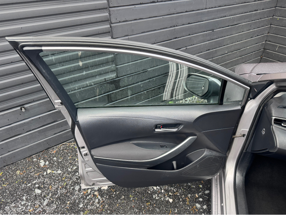 2021 Toyota Corolla 1.8 HYBRID SALOON €18,995