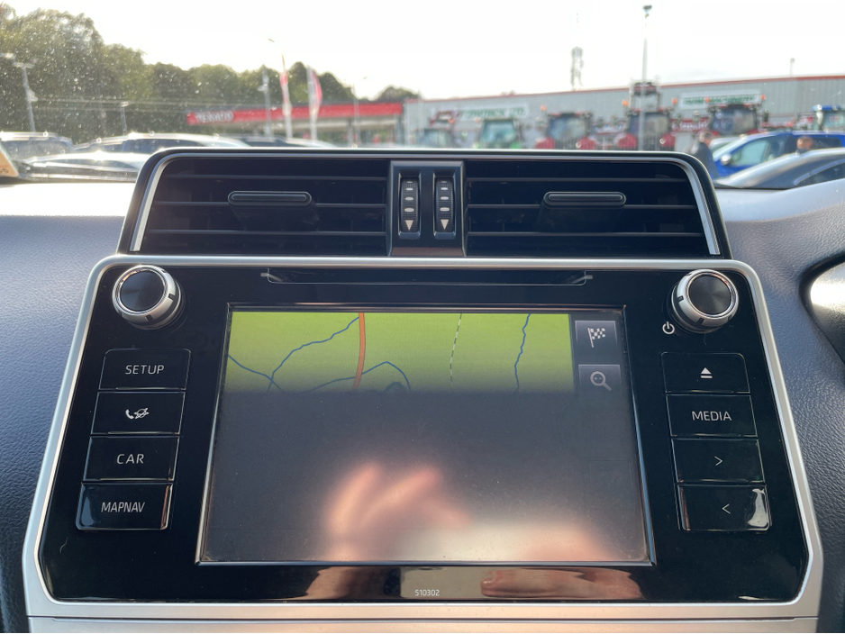 2020 Toyota Landcruiser - image 12