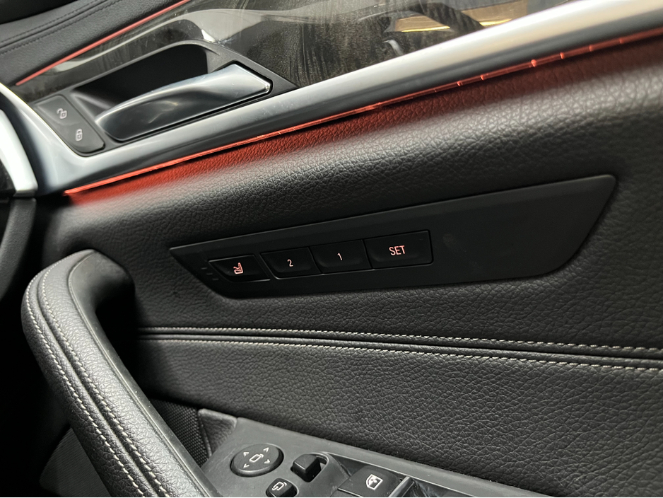 2018 BMW 5 Series - image 16