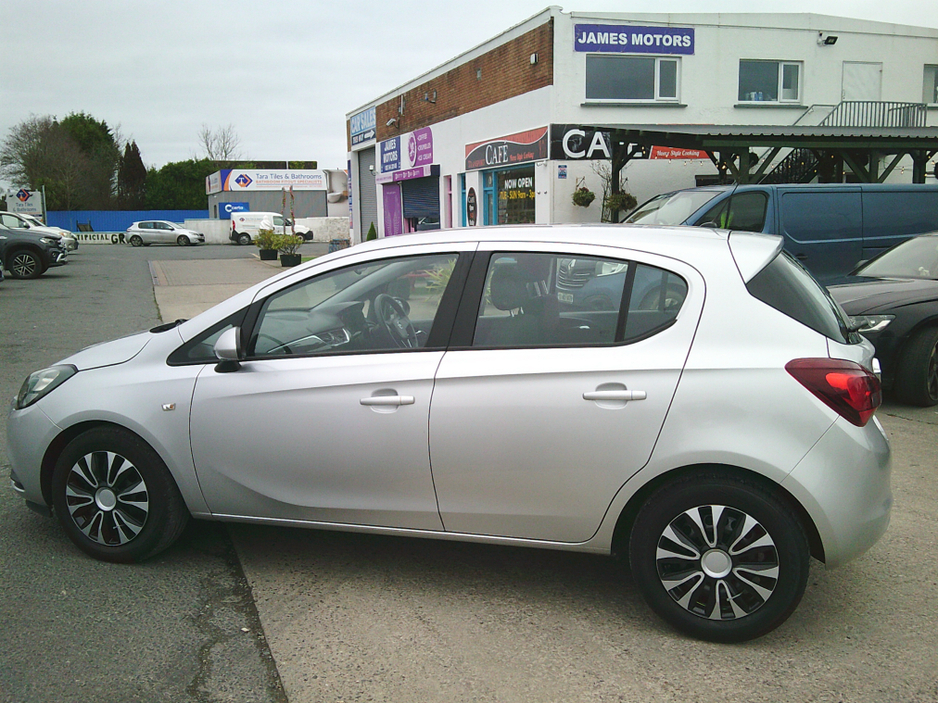 2019 Opel Corsa - image 2