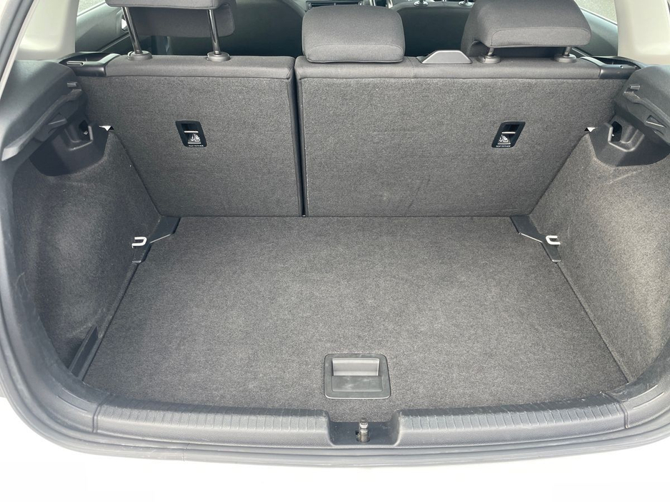 2023 Volkswagen Polo - image 11