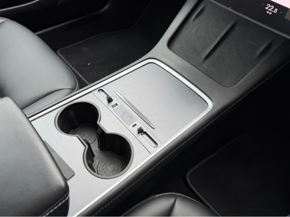 2023 Tesla Model 3 - image 19