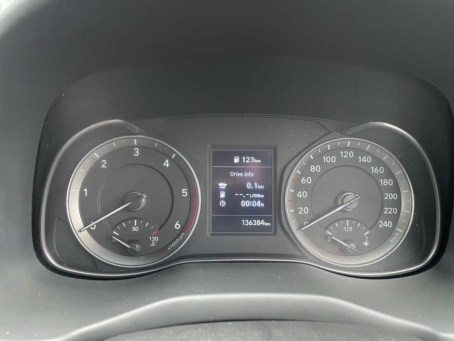 2020 Hyundai Kona - image 10