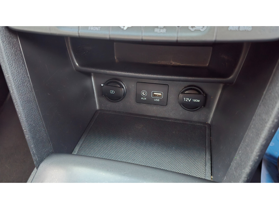 2020 Hyundai Kona - image 18