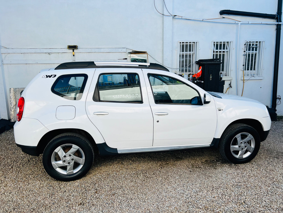 2014 Dacia Duster - image 9