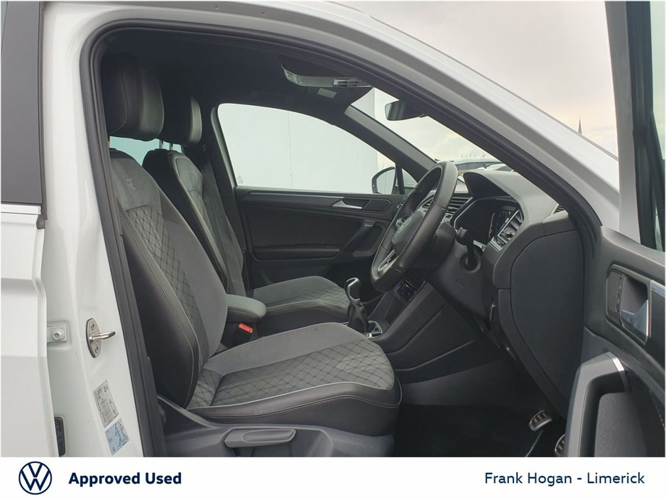 2024 Volkswagen Tiguan - image 8