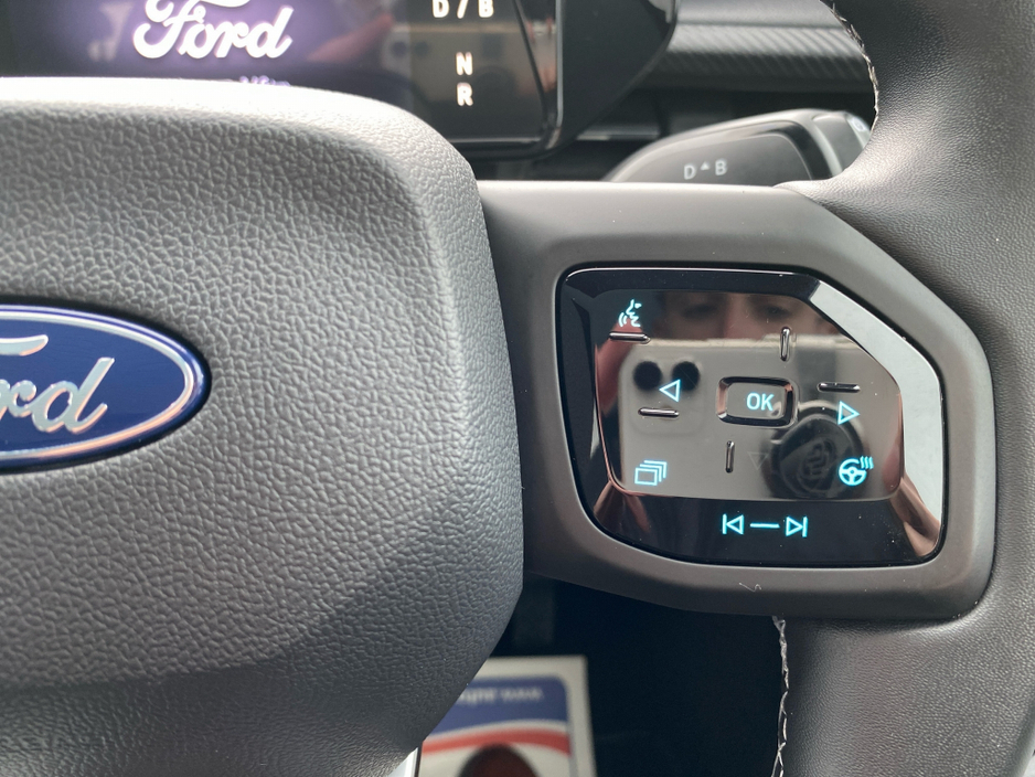 2025 Ford Explorer - image 12