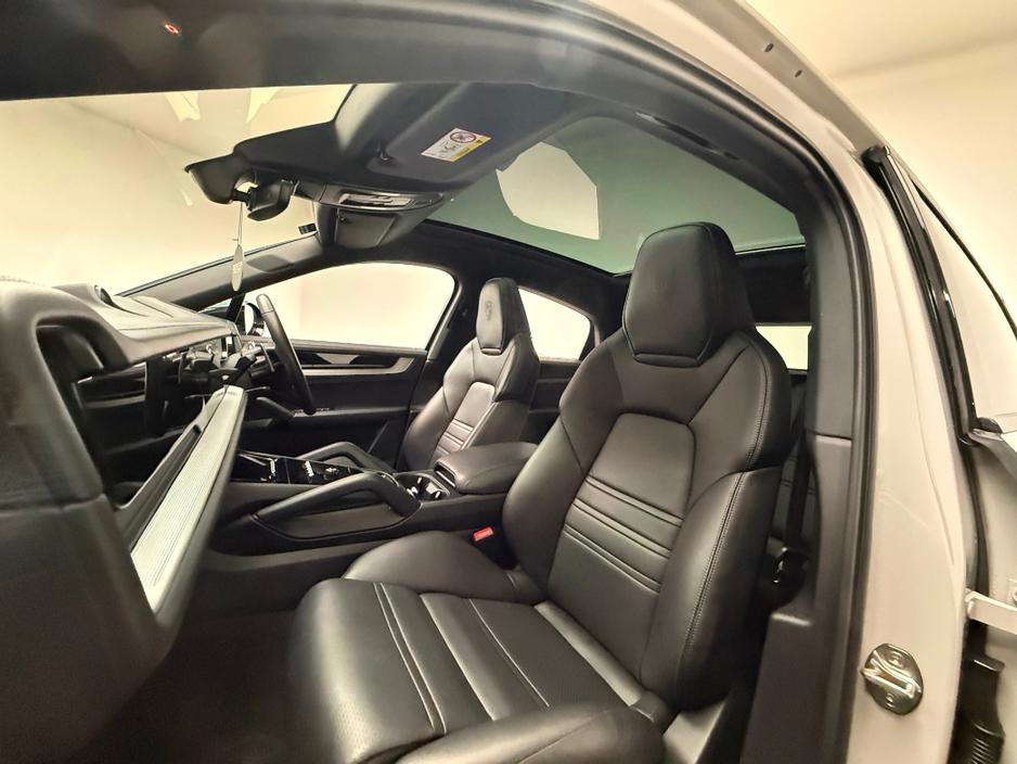 2024 Porsche Cayenne - image 14