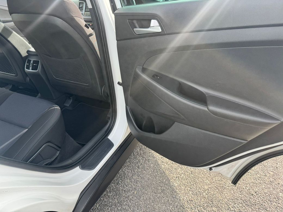 2016 Hyundai Tucson - image 23