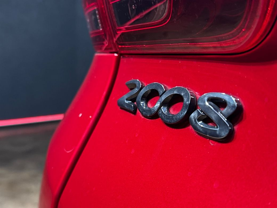 2017 Peugeot 2008 BLACK HALF LEATHER - FACTORY ALLOYS - REVERSE CAMERA €12,950