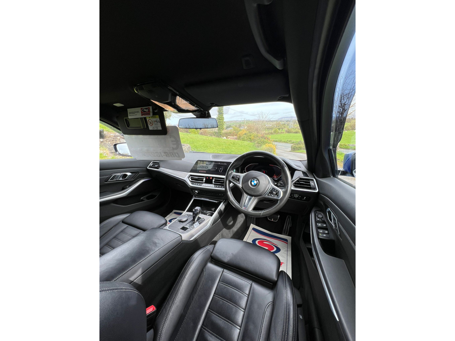 2019 BMW 3 Series - image 8