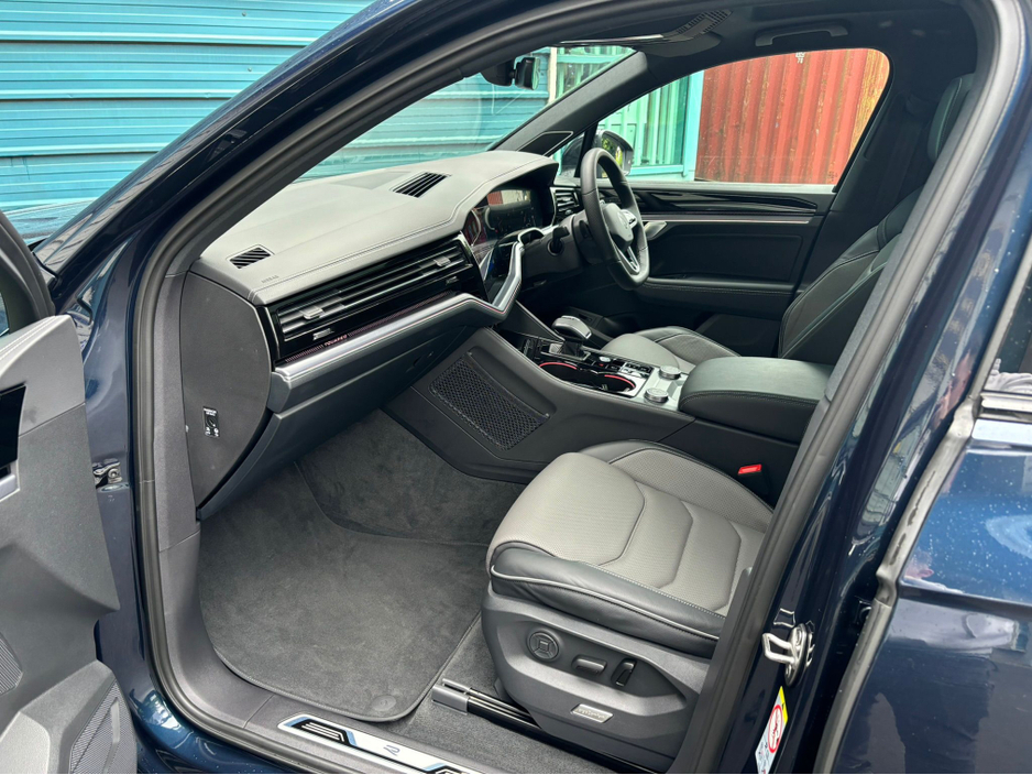 2023 Volkswagen Touareg N1 2 Seat Commercial Van €59,950