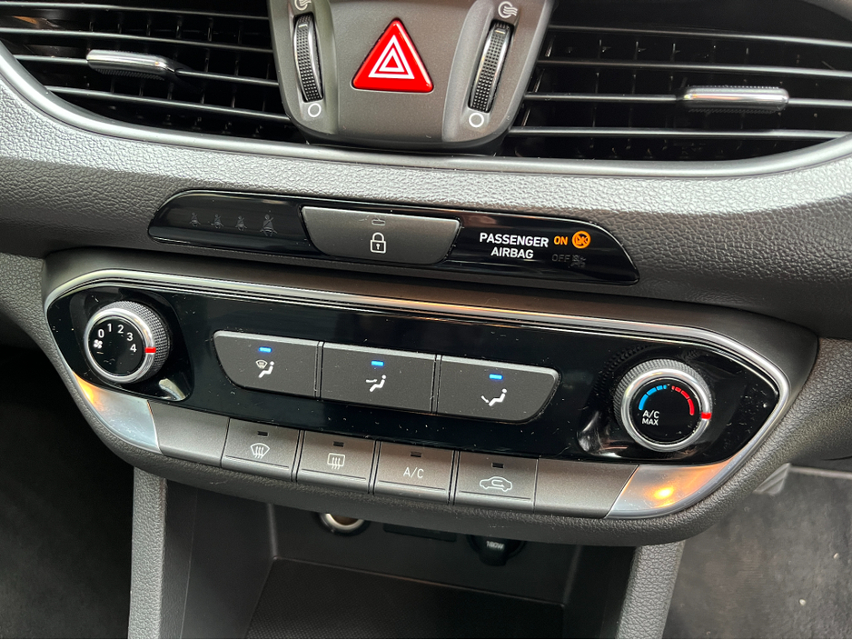 2019 Hyundai i30 - image 17