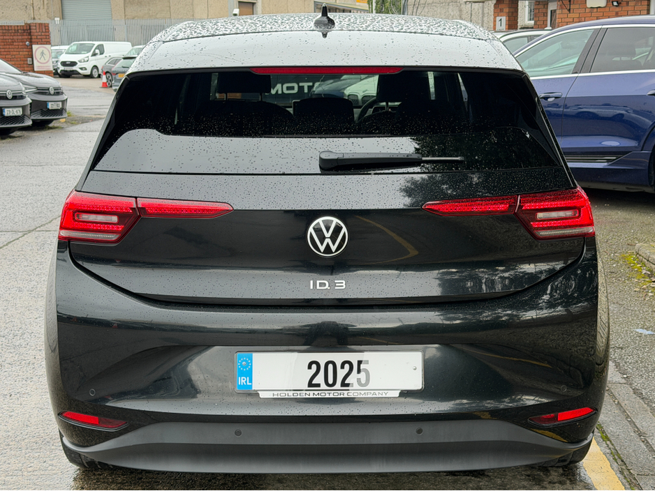 2025 Volkswagen ID.3 - image 10