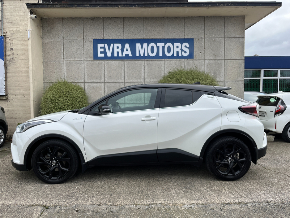 2020 Toyota C-HR HYBRID LUNA SPORT AUTOMATIC 1.8 PETROL //ADAPTIVE CRUISE CONTROL//KEYLESS ENTRY//REVERSE CAMERA//HEATED SEATS// €22,950