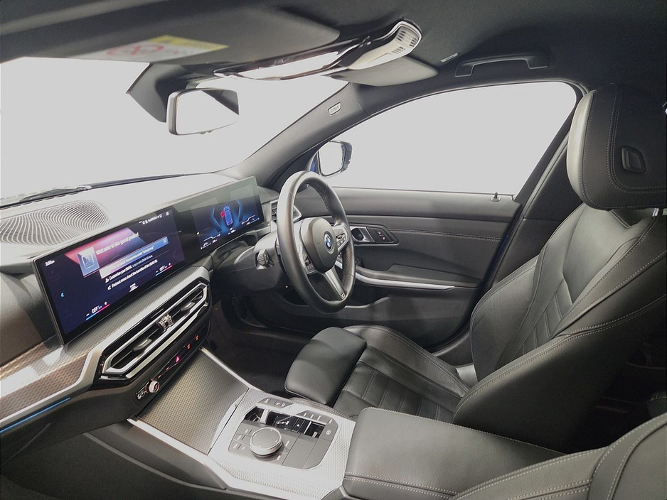 2024 BMW 3 Series - image 7