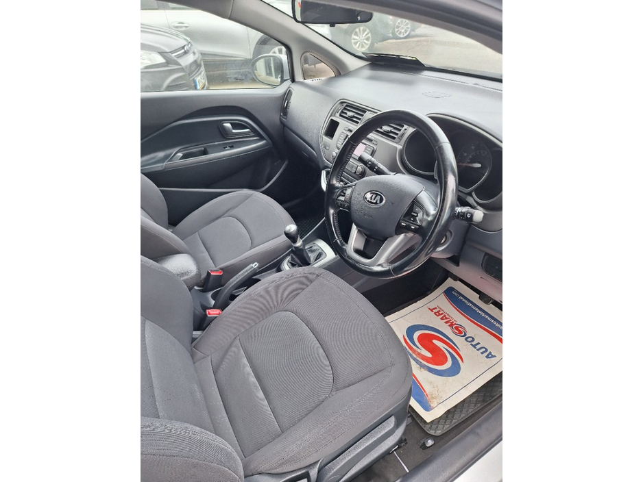 2014 Kia Rio - image 8