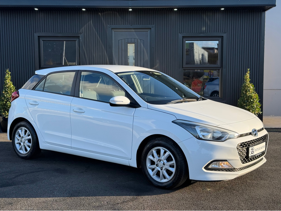 2017 Hyundai i20 - image 2