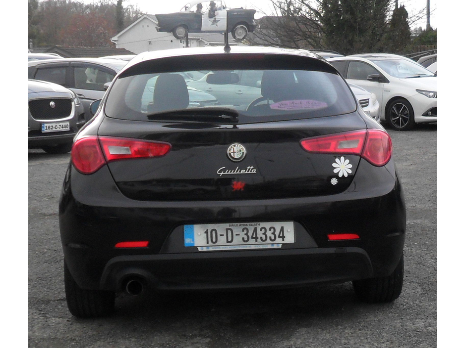 2010 Alfa Romeo Giulietta - image 6