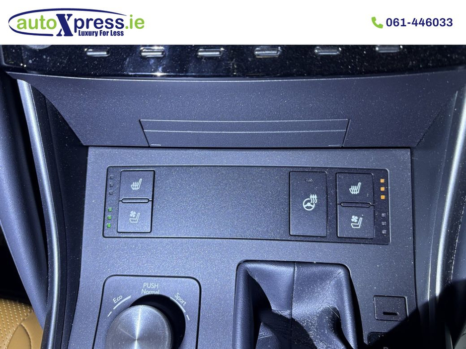 2021 Lexus IS 300 h Panoramic Sunroof VERSION L