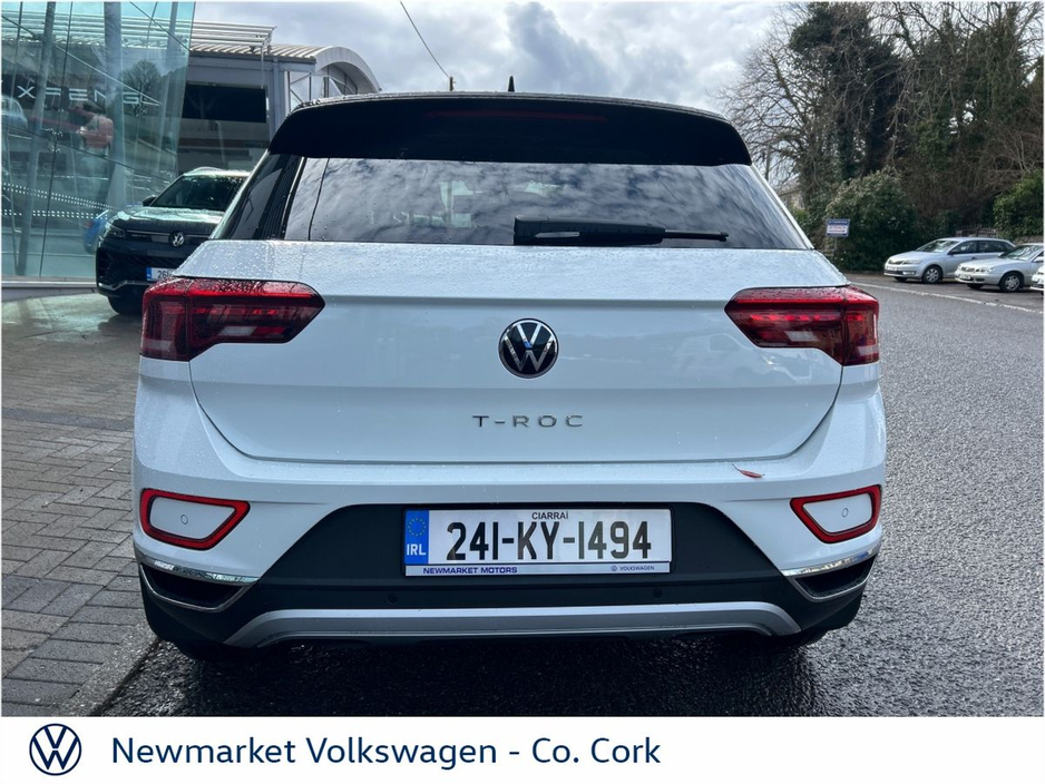 2024 Volkswagen T-Roc - image 8