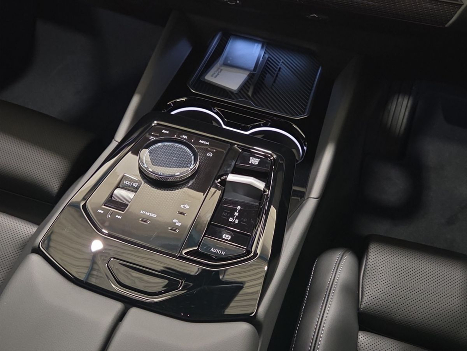 2026 BMW 5 Series - image 10