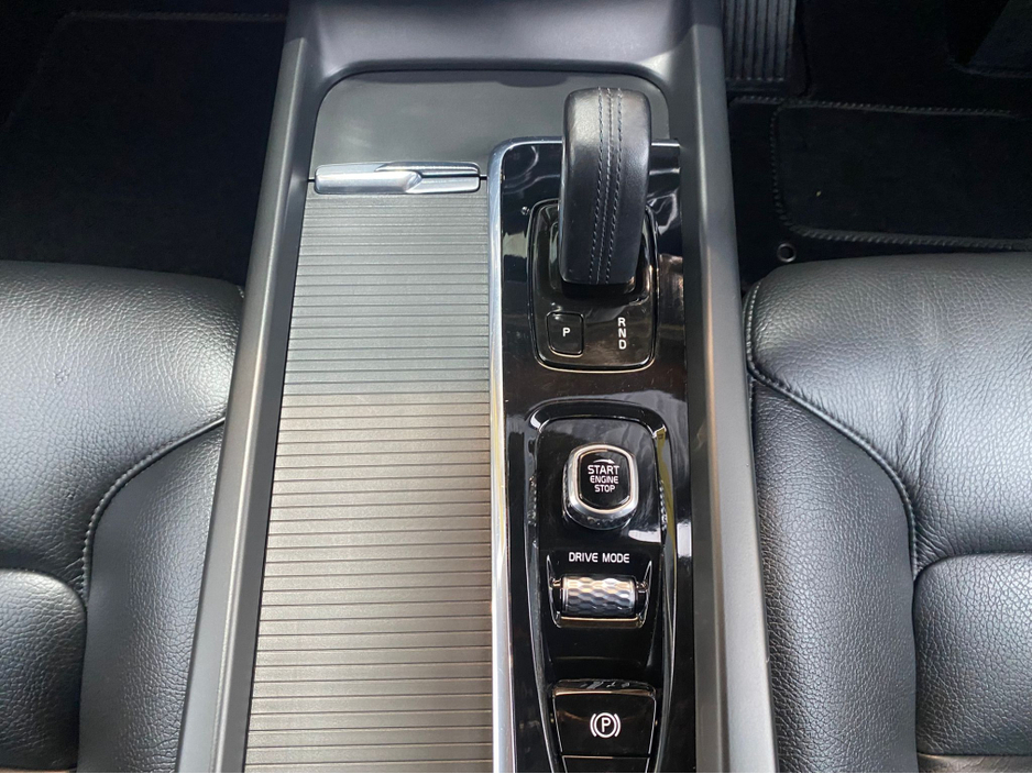 2021 Volvo XC60 - image 17