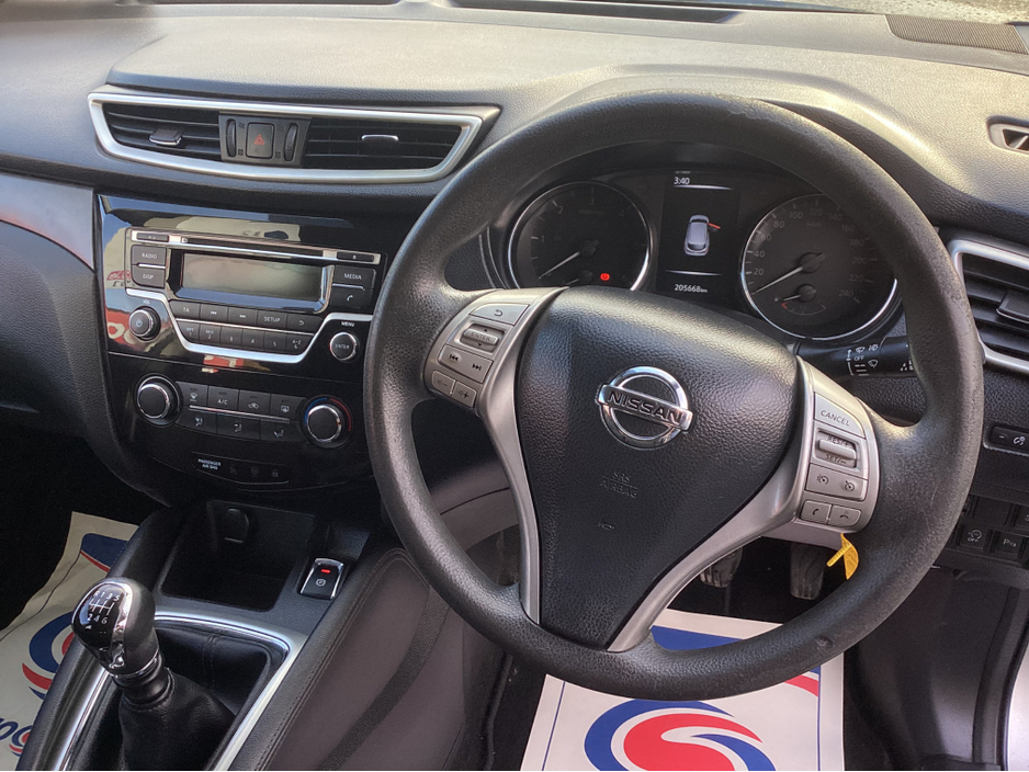 2015 Nissan Qashqai * 1.5 DIESEL €9,950
