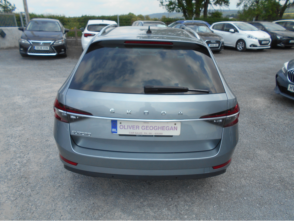2021 Skoda Superb - image 13