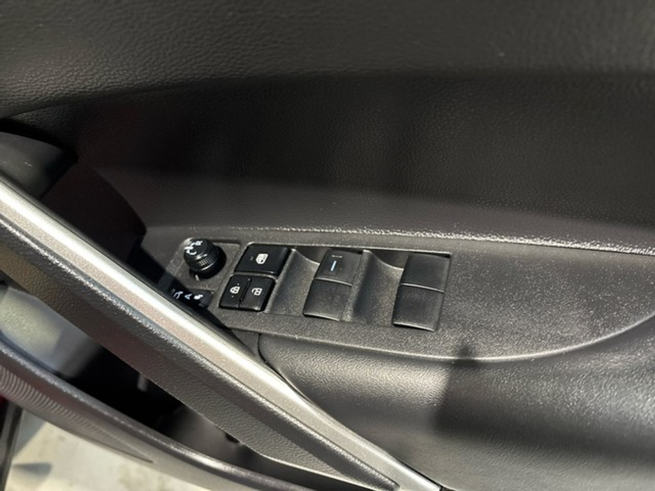 2024 Toyota Corolla Cross LUNA 1.8 HYBRID AUTO €33,750