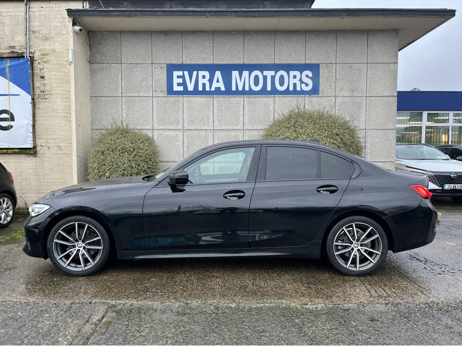 2019 BMW 3 Series 320D SPORT AUTOMATIC 2.0 DIESEL //REVERSE CAMERA//FULL LEATHER HEATED SEATS//CARPLAY// €26,950