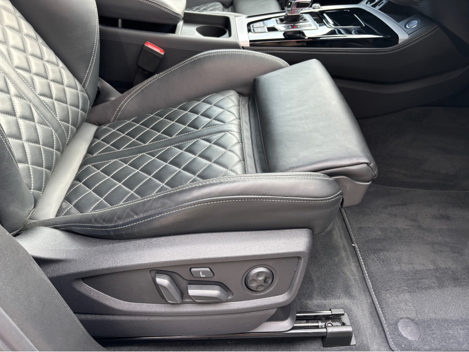 2023 Audi Q5 - image 12