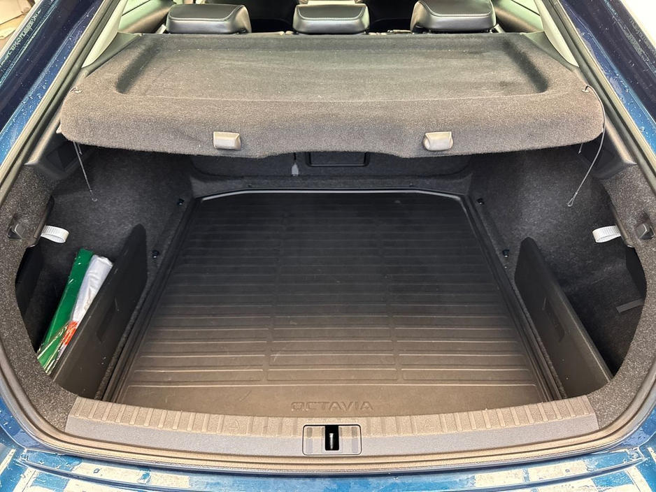 2023 Skoda Octavia - image 9