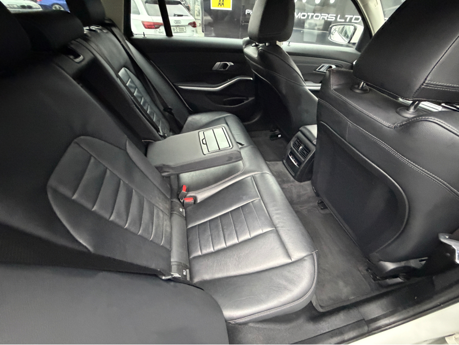 2020 BMW 3 Series 330e XDRIVE SPORT PRO AUTO €24,995