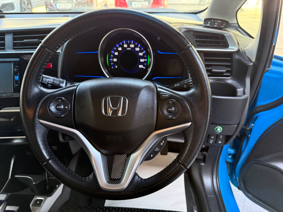 2017 Honda Jazz - image 10