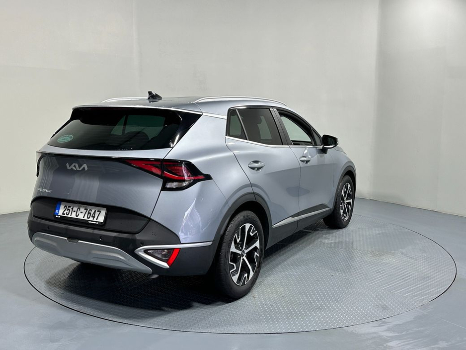 2025 Kia Sportage - image 6