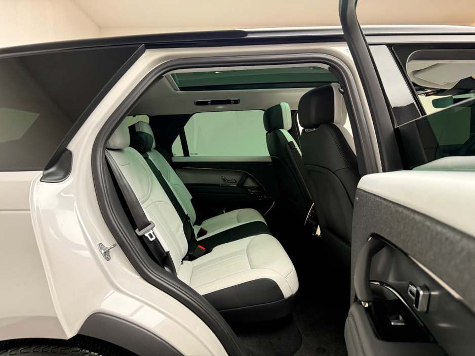 2024 Land Rover Range Rover Sport - image 14