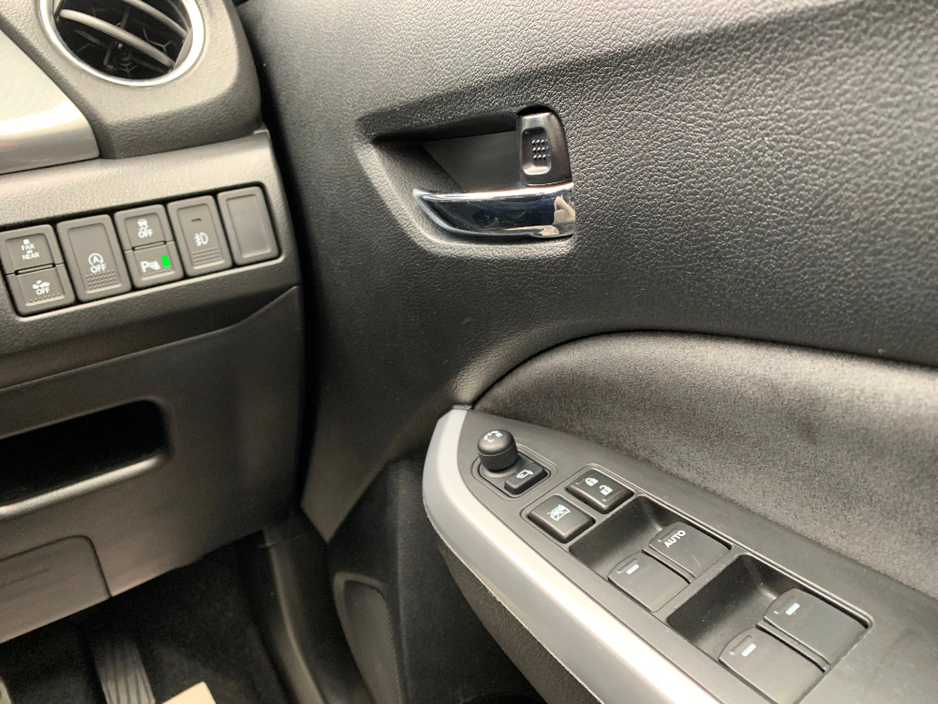 2016 Suzuki Vitara - image 27