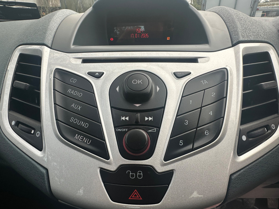 2010 Ford Fiesta 1.25 82 PS Titanium €3,950