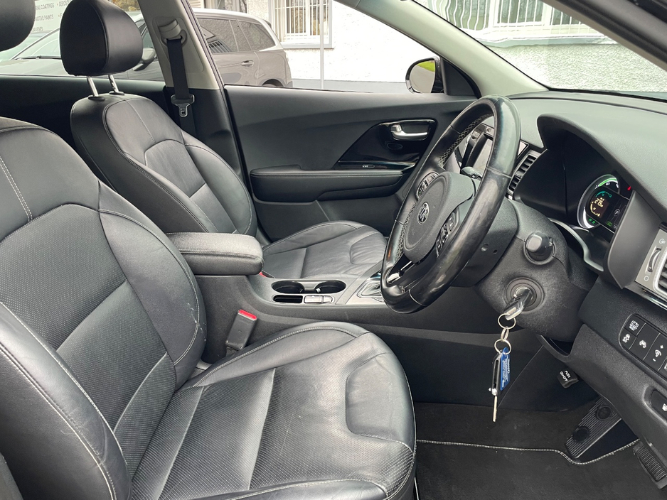 2018 Kia Niro - image 14