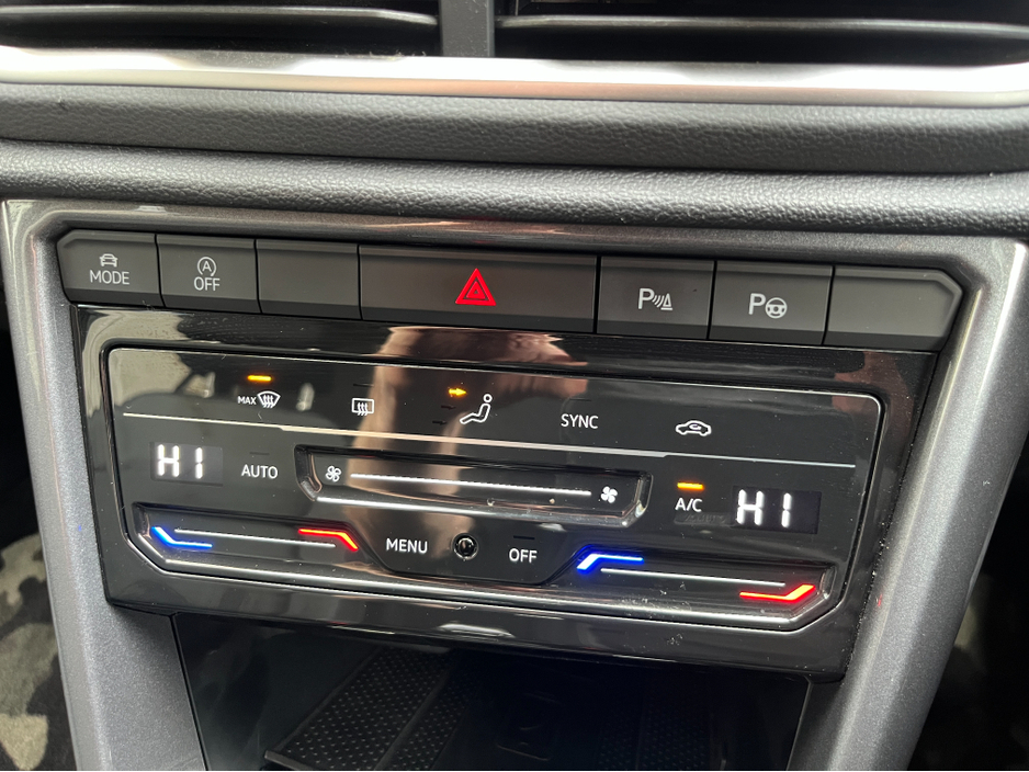 2023 Volkswagen T-Roc - image 18