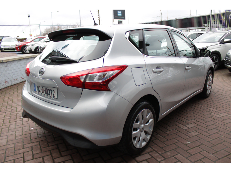 2018 Nissan Pulsar - image 4