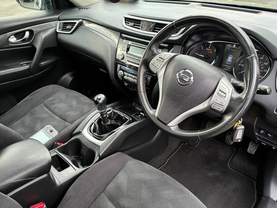 2017 Nissan X-Trail - image 5