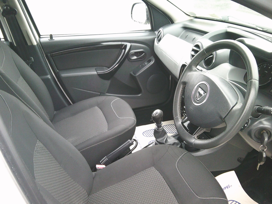 2014 Dacia Duster - image 7