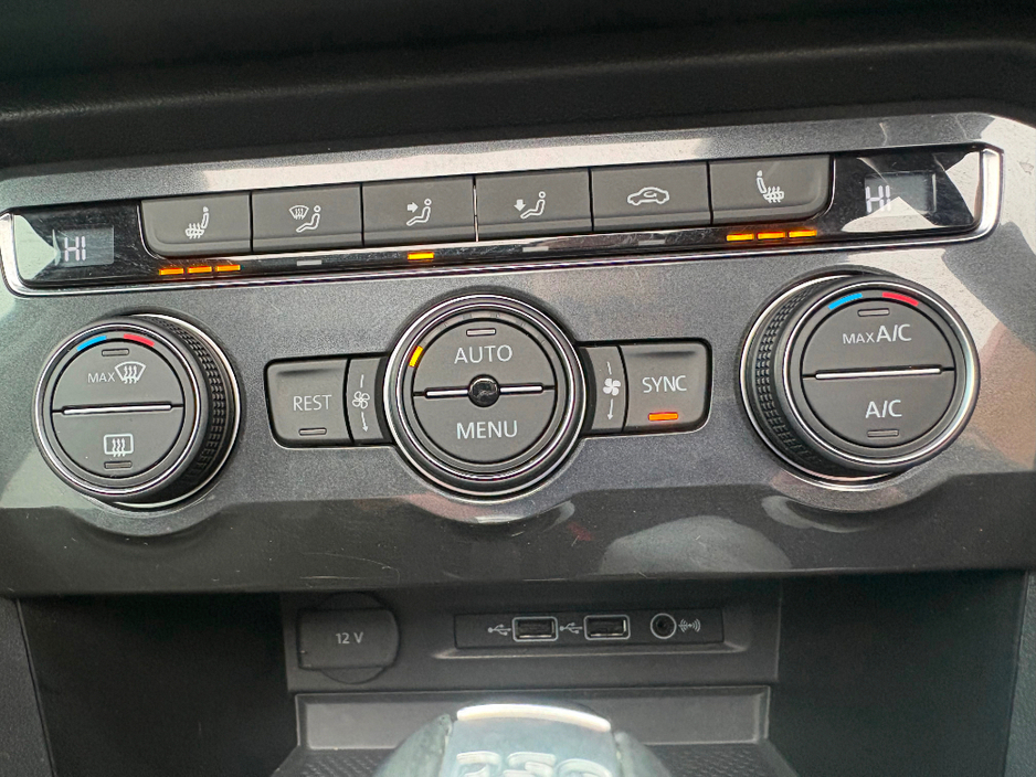 2018 Volkswagen Tiguan - image 33