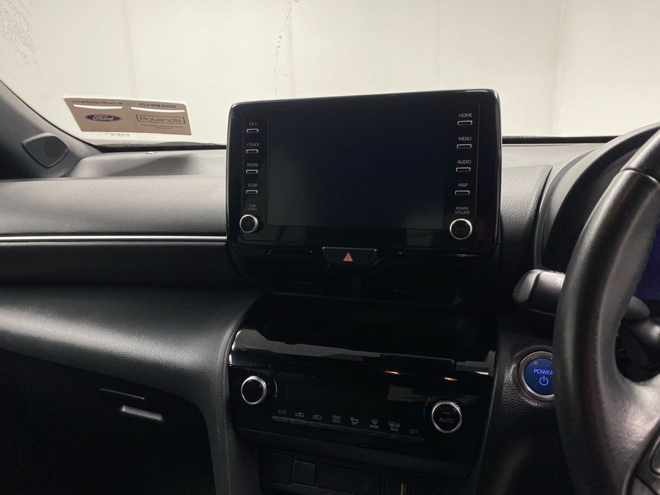 2023 Toyota Yaris - image 8