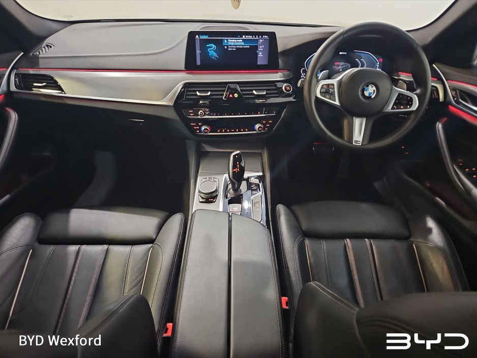 2019 BMW 5 Series - image 6