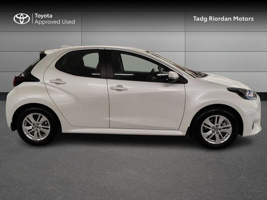2024 Toyota Yaris HYBRID LUNA €26,950