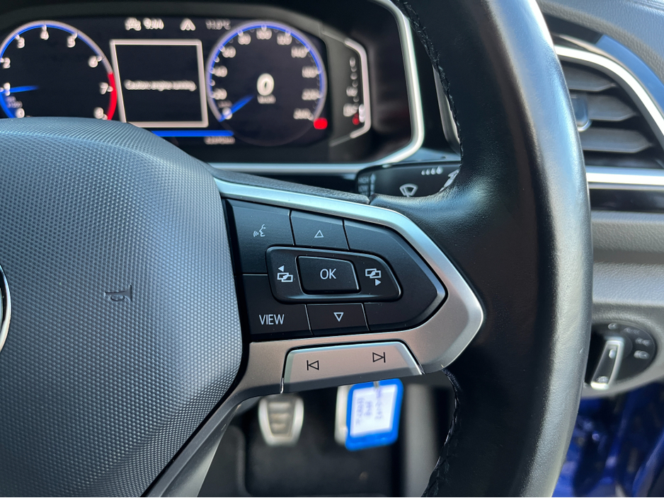 2024 Volkswagen T-Roc - image 25