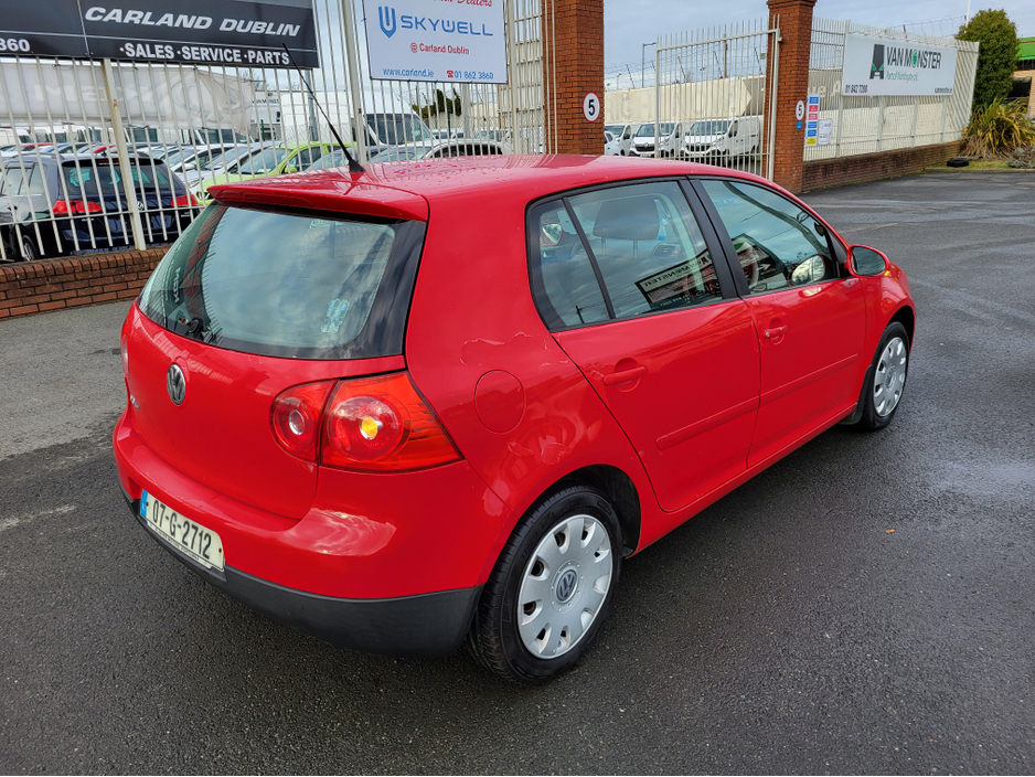 2007 Volkswagen Golf - image 3